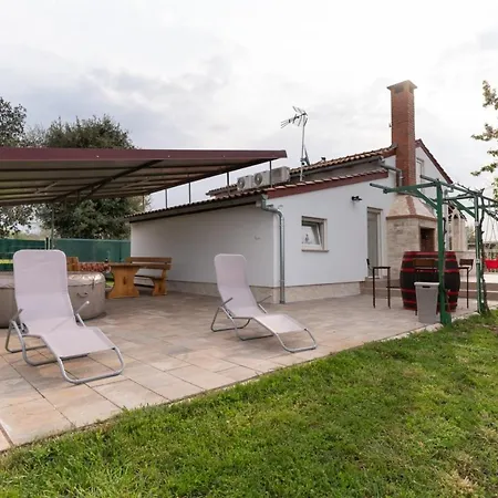 House With A Parking Space - 21976 ロヴィニ