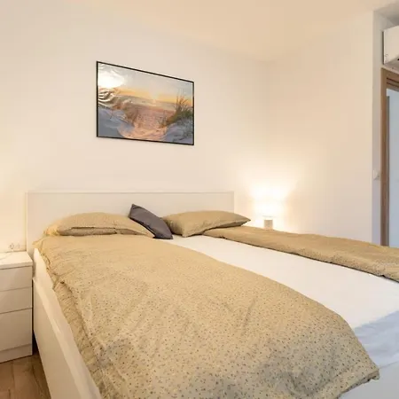 別荘 House With A Parking Space - 21976 ロヴィニ