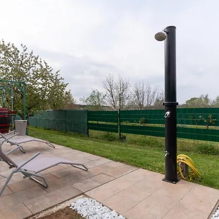 House With A Parking Space - 21976 *