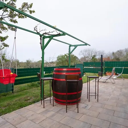 House With A Parking Space - 21976 * ロヴィニ